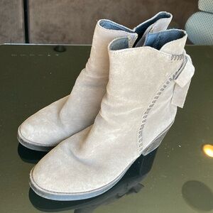 Ugg Suede Boots